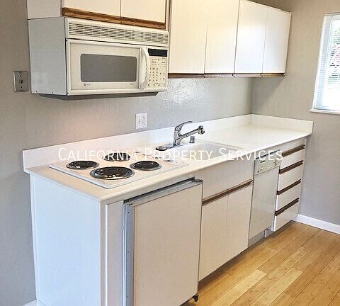 2nd image of 3485 Alameda De Las Pulgas APT 8