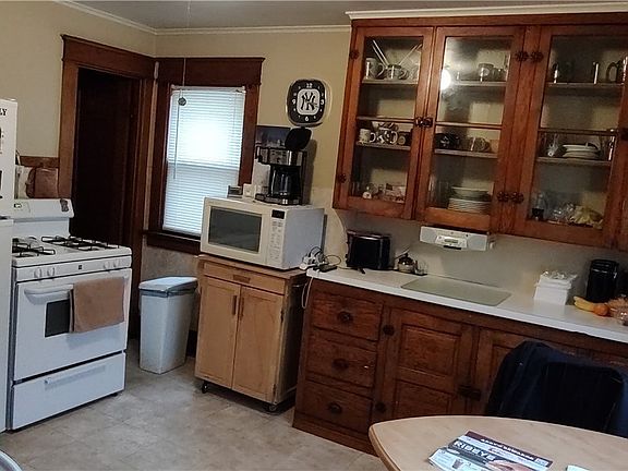 2nd image of 85 Marigold Ave