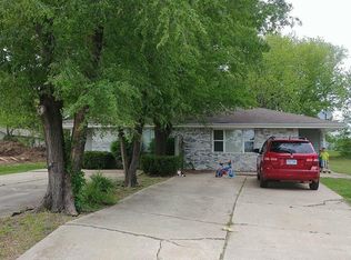 713 Park St, Clinton, MO 64735