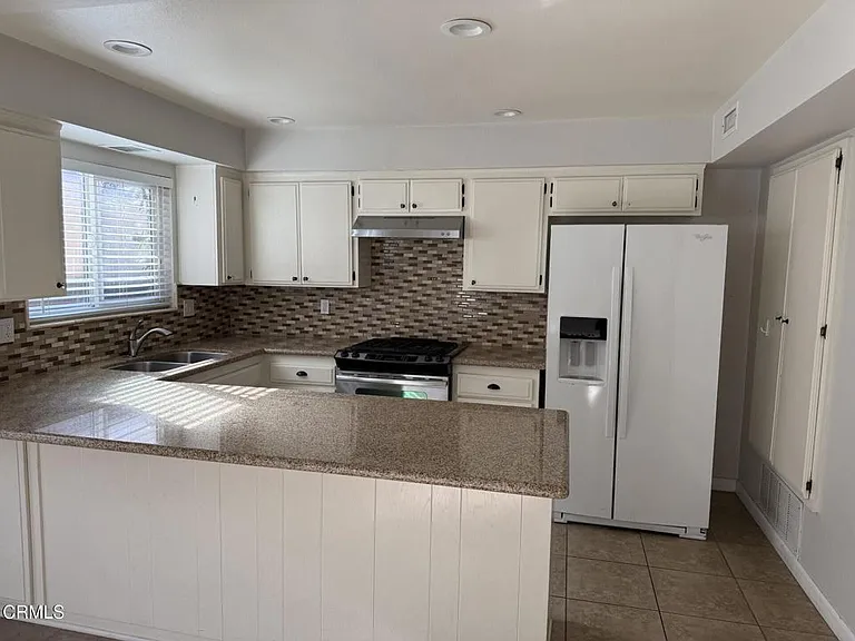 5503 Driftwood St — Photo 4