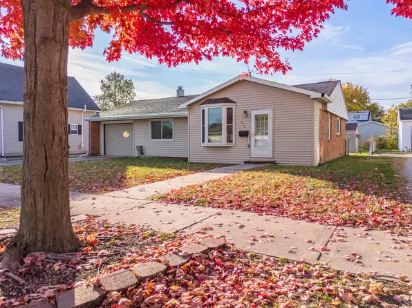 412 E Prairie St, Pontiac, IL 61764