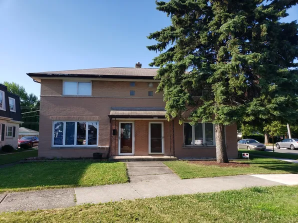 8923 Burlington Ave, Brookfield, IL 60513