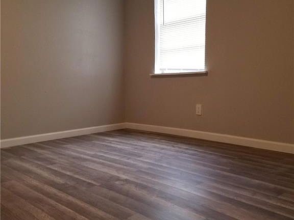 5th image of 911 Laredo St APT 6