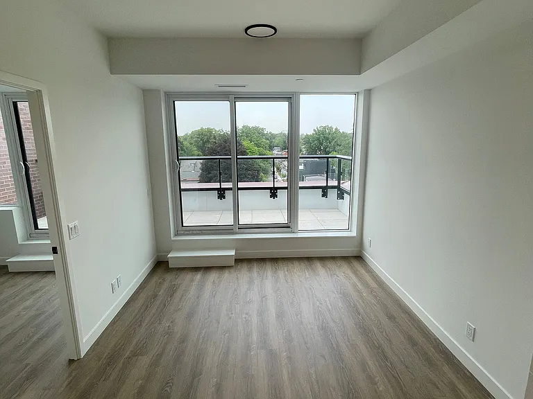 1050 Eastern Ave #625 — Photo 25