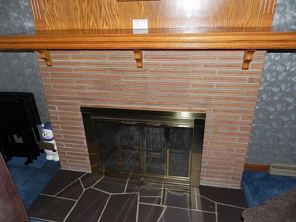 3rd image of 2421 N Grand Island Ave