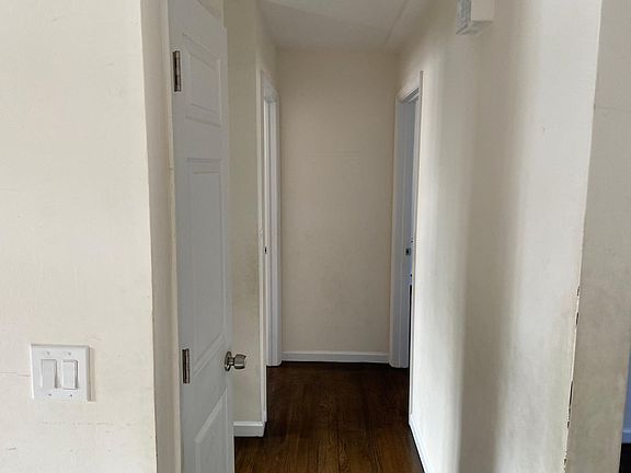 3rd image of 198 Greenleaf Ave APT 9A