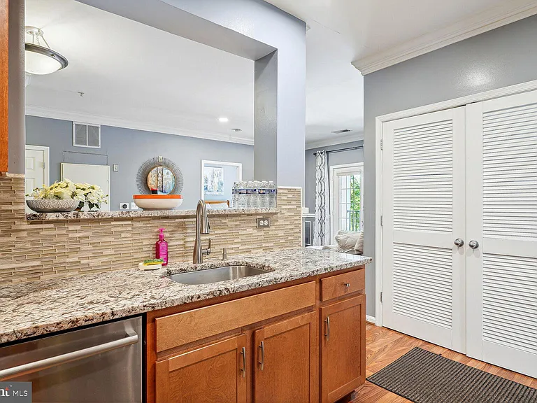 4850 Eisenhower Ave #205 — Photo 8