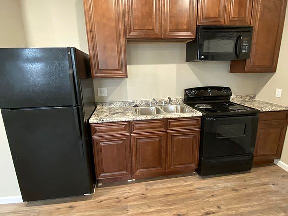 3rd image of 600 6th St #B