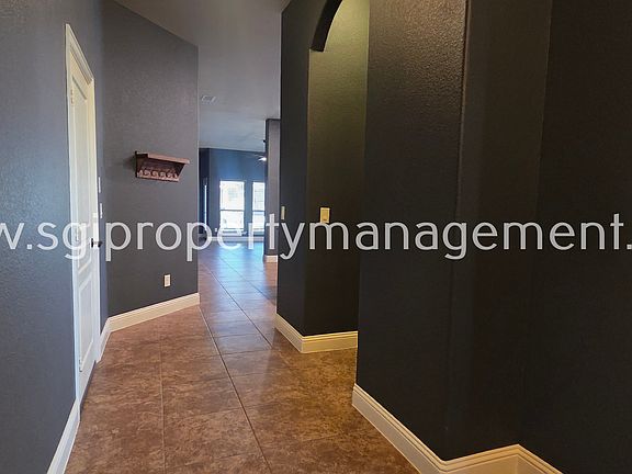 4th image of 525 Bamborough Dr