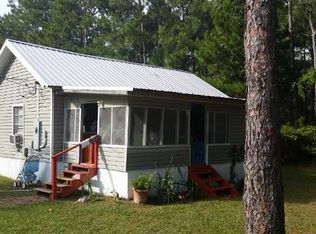 607 Wilderness Rd, Eastpoint, FL 32328