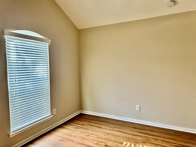 2303 Corry Crest Cir — Photo 20