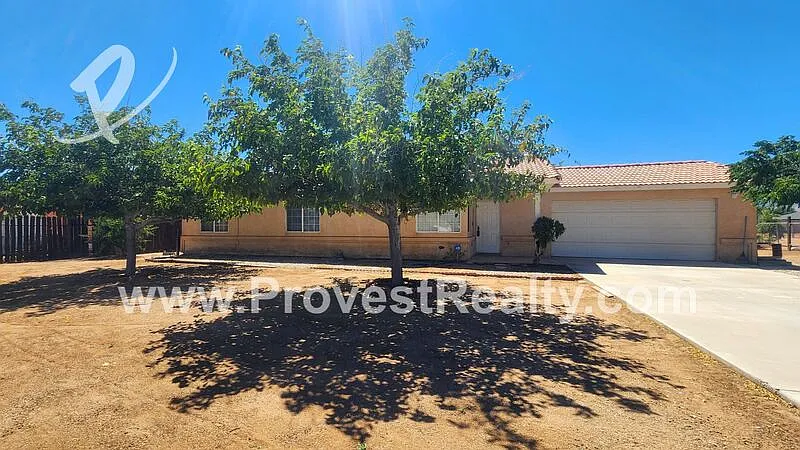 3 bed, 2.0 bath, 1200 sqft, $2,000 — Photo 1