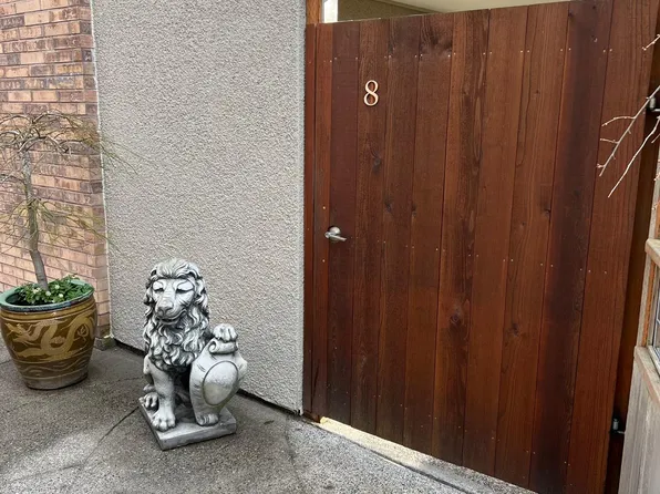 2332 Minor Ave E #8, Seattle, WA 98102