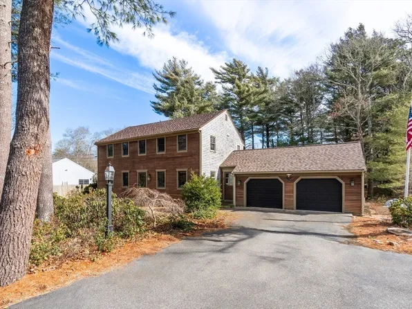 31 Harwood Dr, Bourne, MA 02532