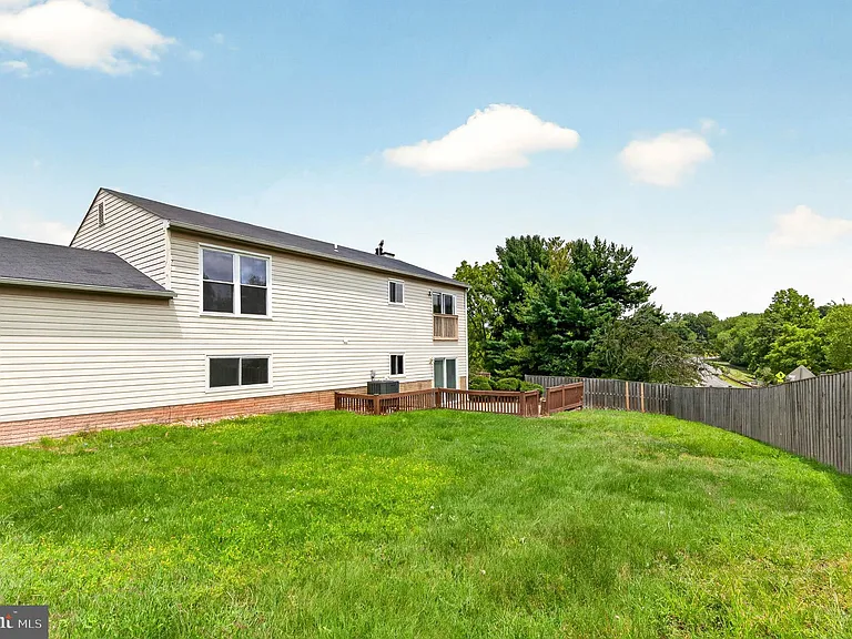 13296 Hollinger Ave — Photo 50