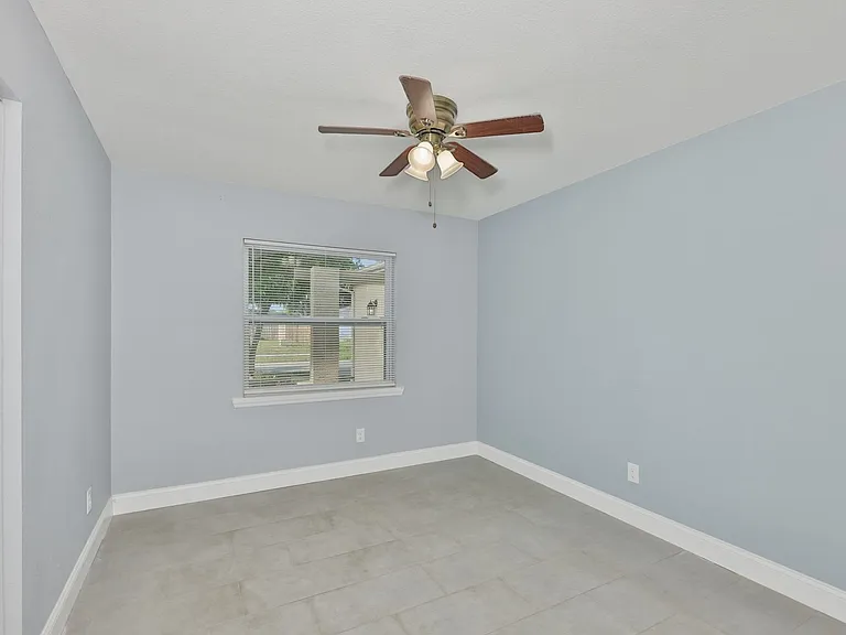8433 Somerset Dr — Photo 13
