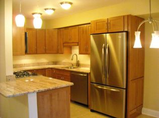 2318 Freetown Ct, Reston, VA 20191