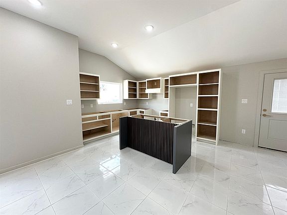 2nd image of 5003 Carambola Ln