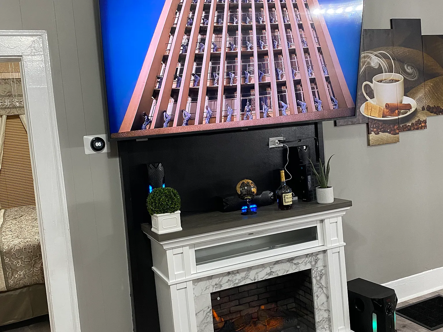 3 bed, 1010 sqft, $2,400 — Photo 4