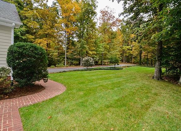 3rd image of 6396 Beaver Ln