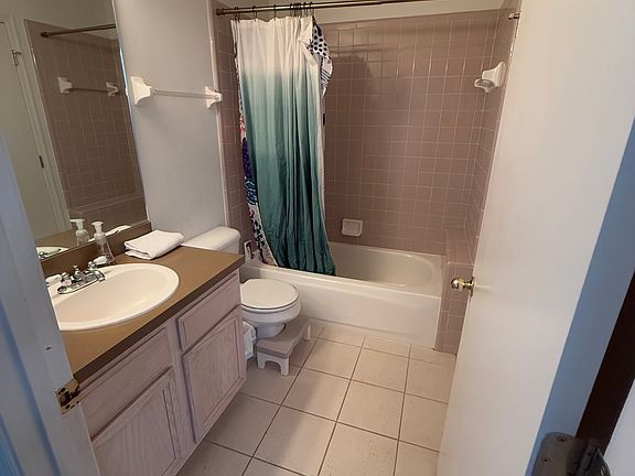 4th image of 2566 Chatham Cir