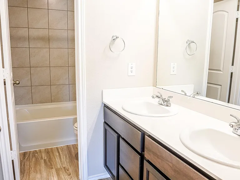 15810 Perthshire Creek Dr — Photo 17