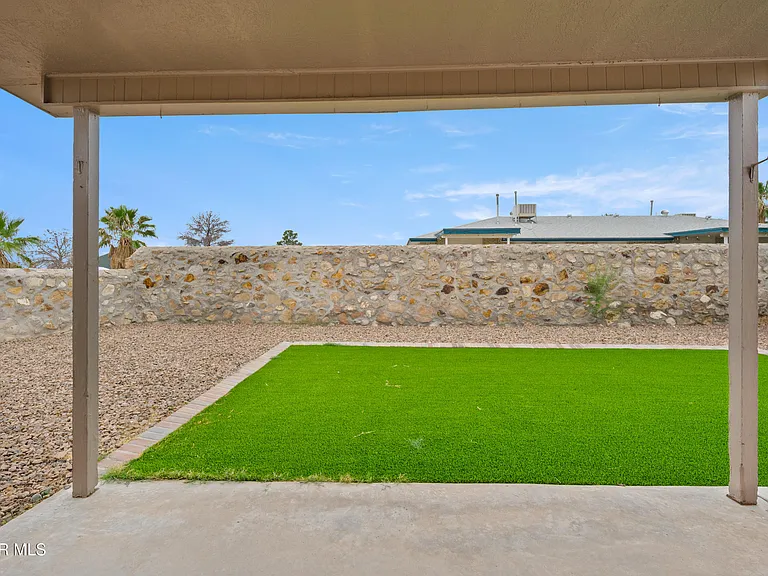 7139 Orizaba Ave — Photo 18