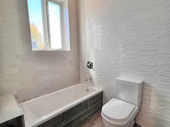 1101 Halsey Street image 9 of 26