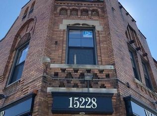 15224 E Jefferson Ave, Grosse Pointe, MI 48230