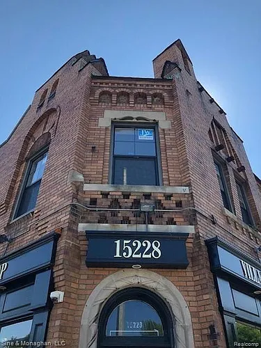 15224 E Jefferson Ave Photo 1