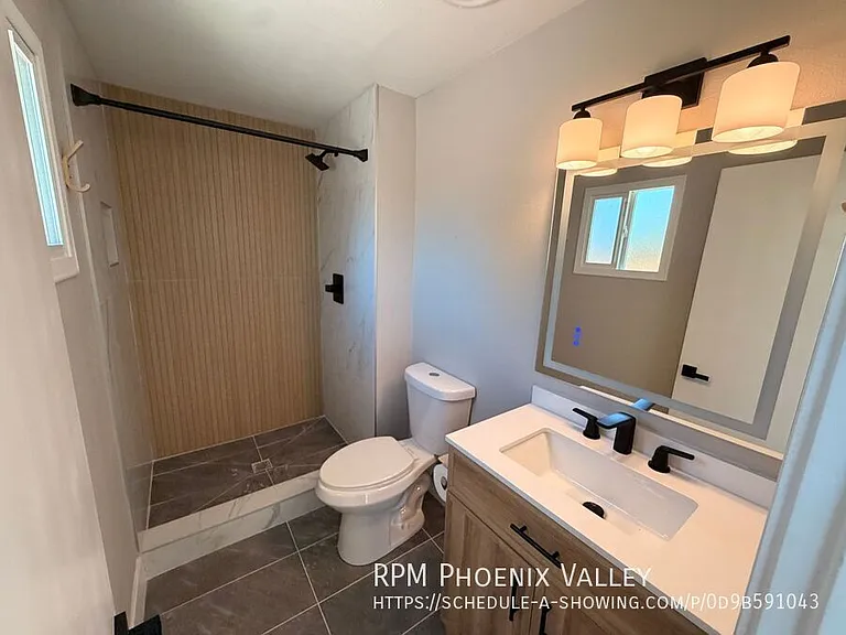 3902 E Joan De Arc Ave — Photo 20