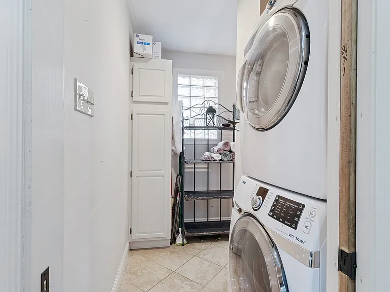 718 Hillary St #1 — Photo 4
