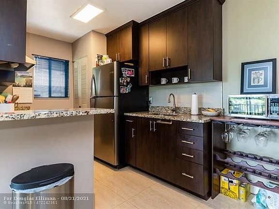 5th image of 588 SE Trace Cir #212
