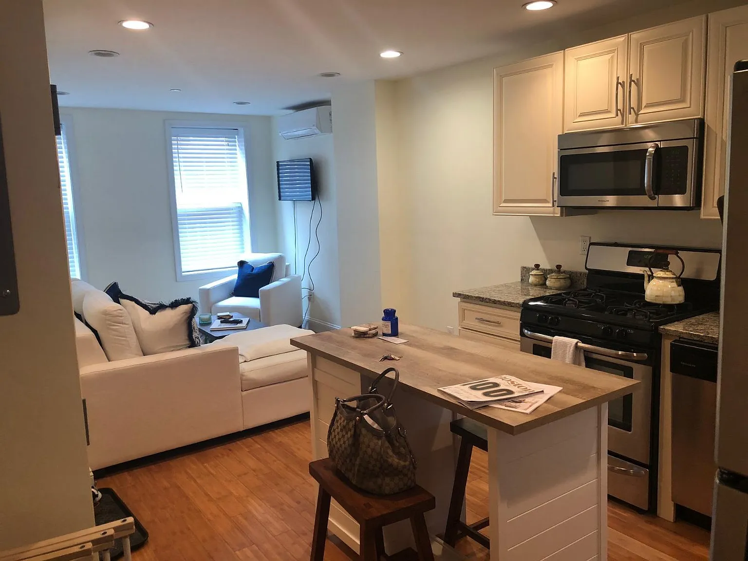 2 bed, 9999 sqft, $2,800 — Photo 3