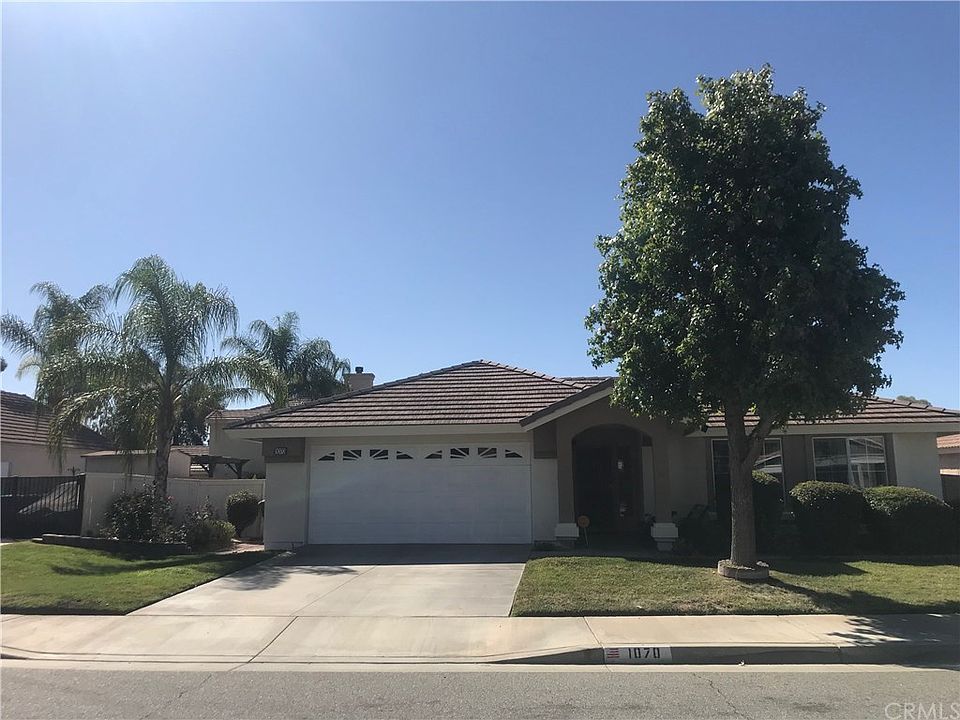 1st image of 1070 Peacock Dr