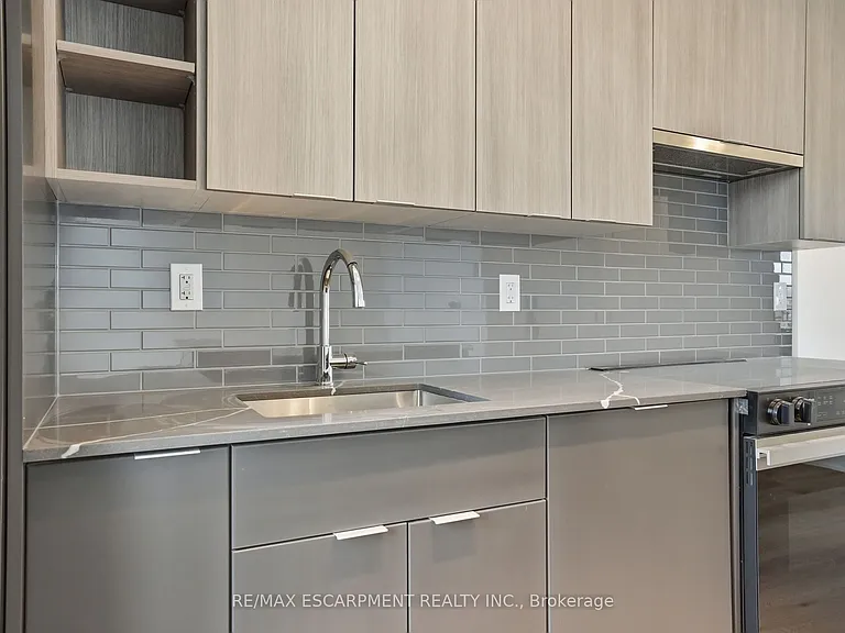 2075 Lakeshore Rd #602 — Photo 8