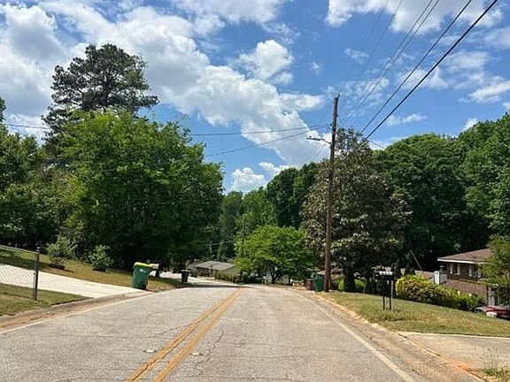 3rd image of 1024 Cone Rd