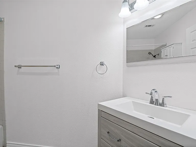 2408 Windrift Way — Photo 12