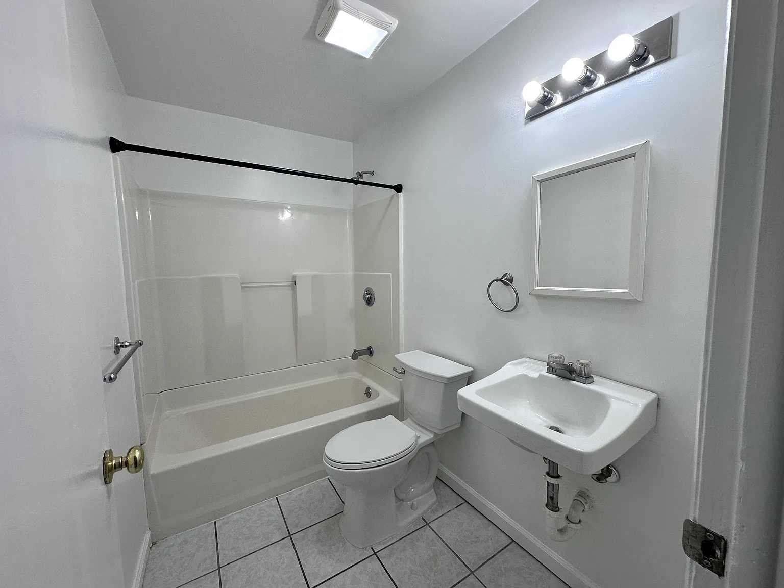 1 bed, 384 sqft, $1,550 — Photo 4