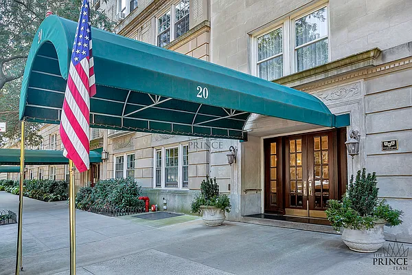 Sold by Compass | media 9