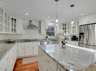 110 Clover Hill Dr, Tisbury, MA 02568