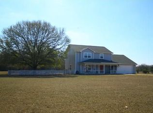 9066 Grassbur Rd, Bryan, TX 77808