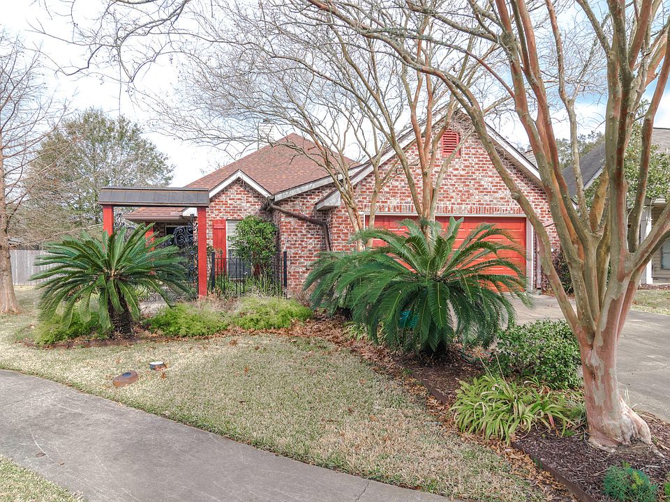 1st image of 501 Lodge Dr