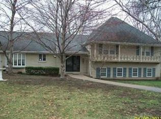 2501 Westwood Dr, Leavenworth, KS 66048