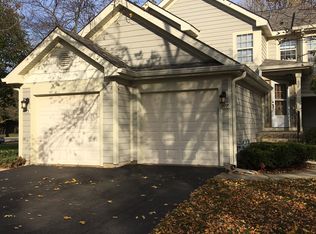 377 W Hamilton Dr, Palatine, IL 60067