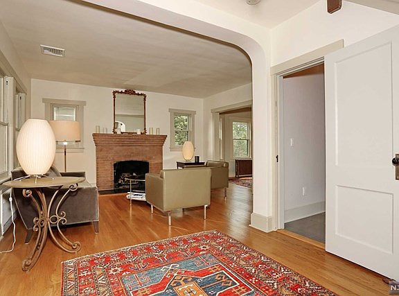 5th image of 21 Bedford Pl