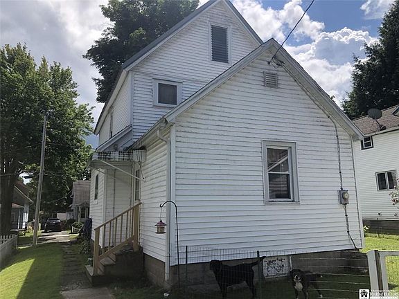 3rd image of 13 E 3rd St