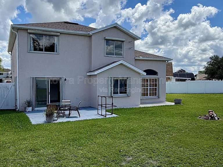 1501 Chevington Ct — Photo 17