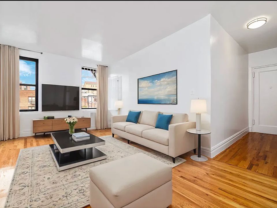 1st image of 90 Bank St APT 2e
