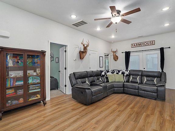 4th image of 430 S Oak Avenue